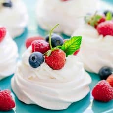 Pavlova served on a blue platter